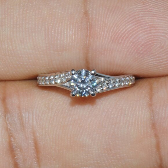 GIA Certified Natural 0.69CTS VVS E Diamond Solid 950 Platinum Designer Ring - Picture 6 of 11